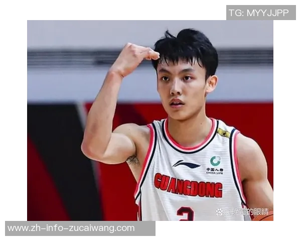 徐杰挑战草根球员展现超强基本功全场观众为之欢呼致敬